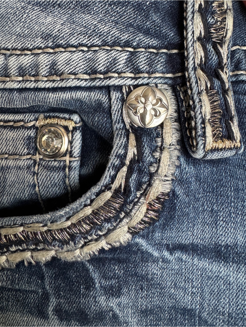 Miss Me Signature Embroidered Embellished Denim Shorts - 32 - Picture 9 of 13